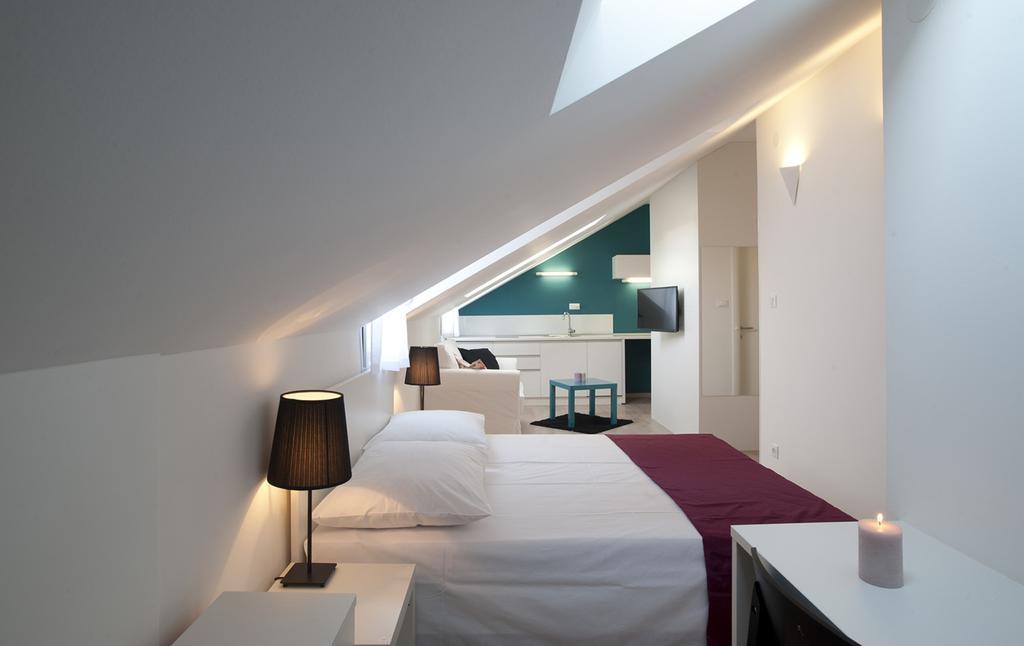 Attic Apartments Split Room photo